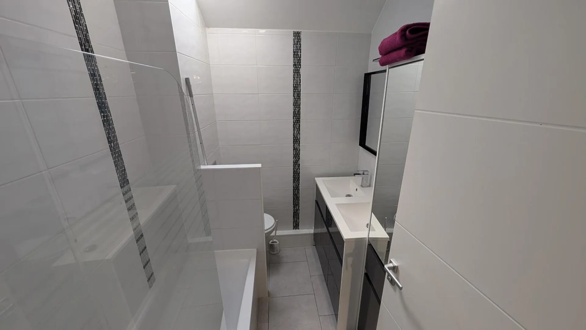 Apartamento Duplex Avec Parking Chassieu 0*,  Francia